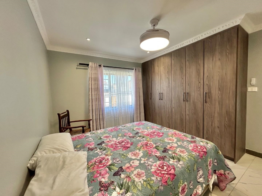 4 Bedroom Property for Sale in Wavecrest Eastern Cape